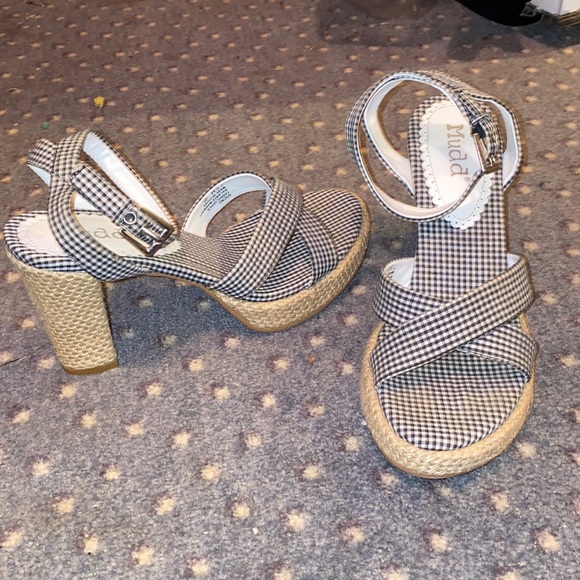 Mudd Shoes - Mudd Sandles